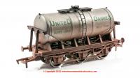 4F-031-028 Dapol 6 Wheel Milk Tanker - SR United Dairies livery with weathered finish